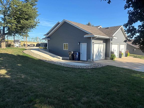 4th image of 200 Crestview Dr