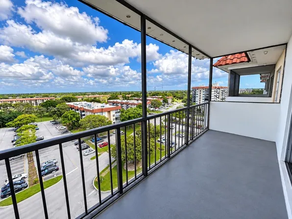 4174 Inverrary Dr, Lauderhill, FL