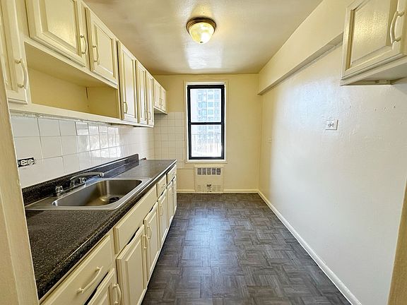 5th image of 89-29 162nd St #5B
