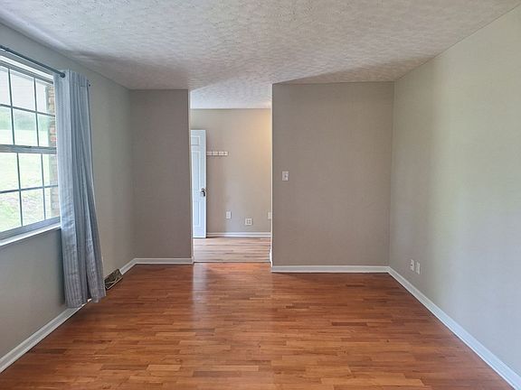 3rd image of 10831 Sonja Dr