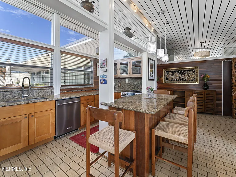 2337 Seminole Rd #A — Photo 8