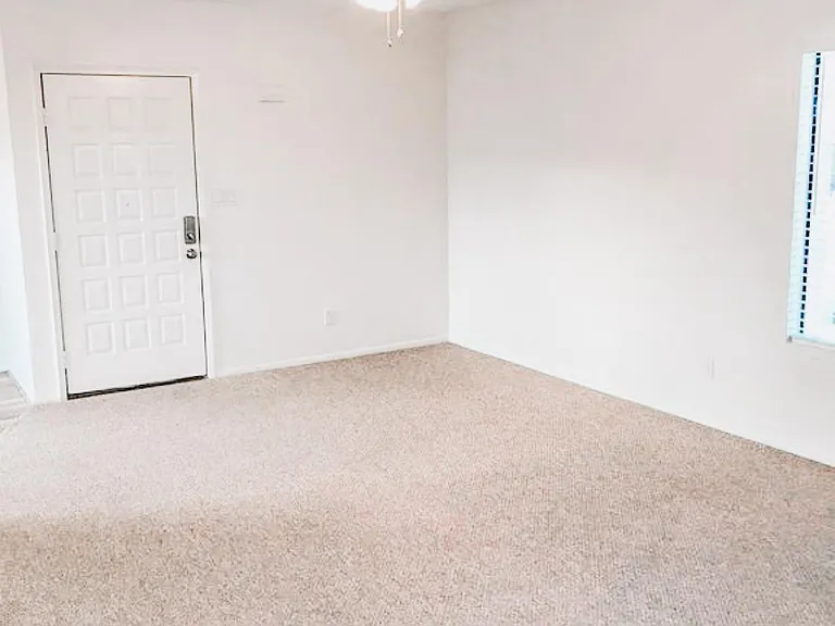 1136 Plaza Oro Loma — Photo 11