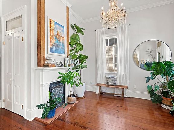 5th image of 4214 Prytania St