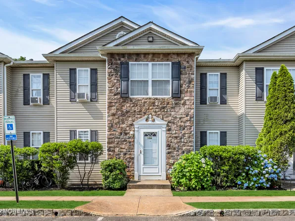 106 Aspen Court, Lakewood, NJ 08701