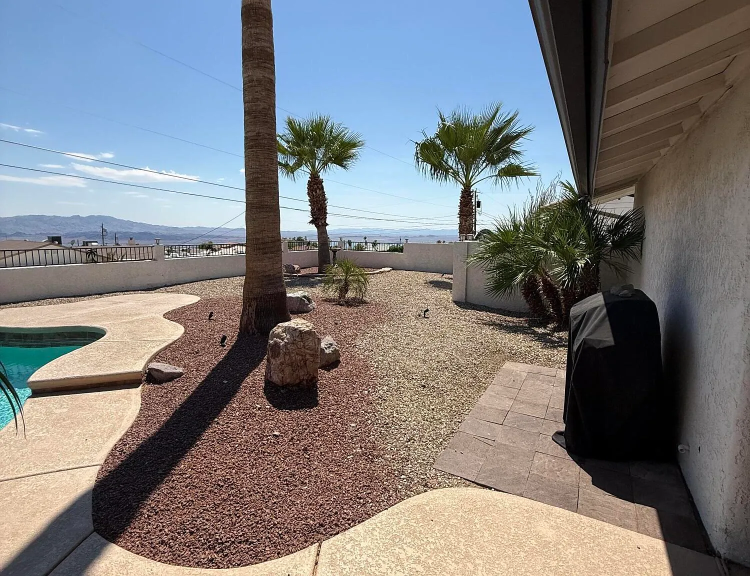 3 bed, 2.0 bath, 1620 sqft, $3,000 — Photo 4