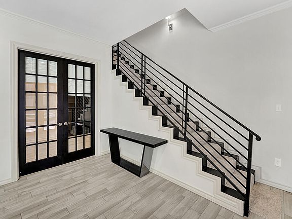 3rd image of 4 Lafayette Pl