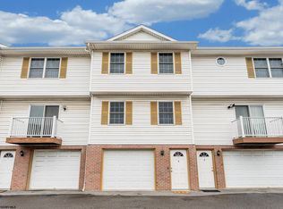 1339 Riddle Ave APT 4, Morgantown, WV 26505