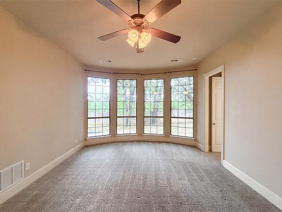 4th image of 928 Homestead Dr