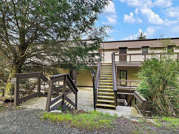 4th image of 103 Upper Holiday Lane #G228