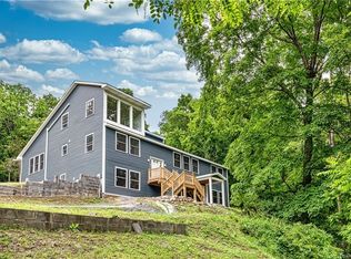 606 Old Post Rd, New Paltz, NY 12561