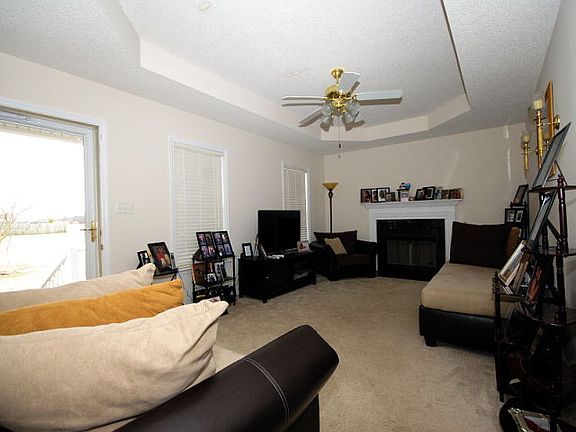 3rd image of 103 Sunridge Ln
