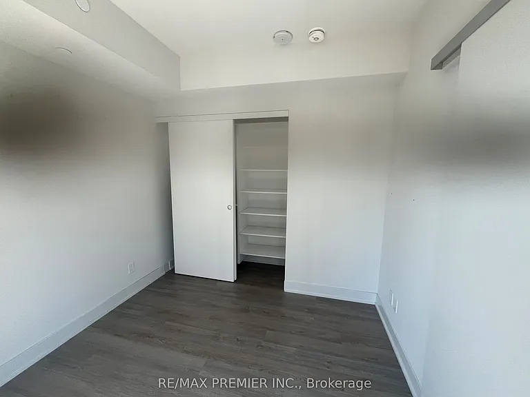 8 Cumberland St #3506 — Photo 15
