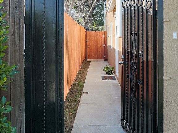 4th image of 8047 Hesperia Ave