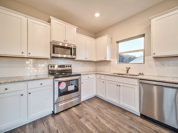 5th image of 21 Belfield Ct