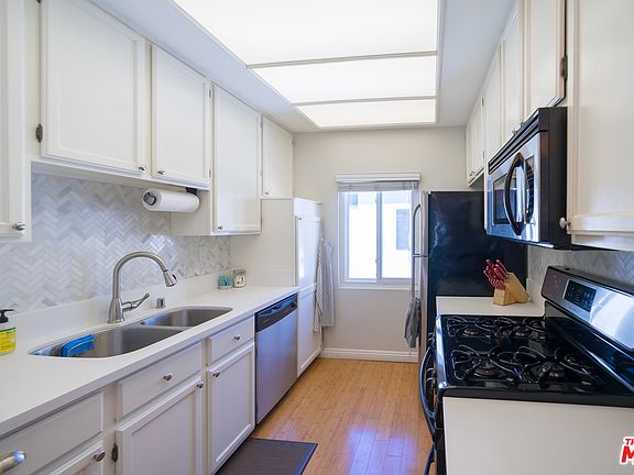 3rd image of 3261 Sawtelle Blvd APT 207