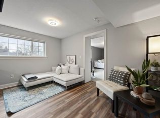 100 Grandview Ct APT 100, Iowa City, IA
