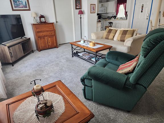 4th image of 2828 Hook Court