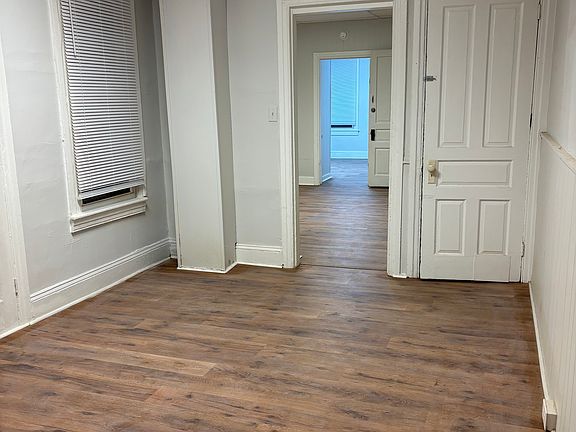 3rd image of 624 Roosevelt Ave #1