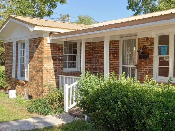 909 Strawberry St., Marion, SC 29571
