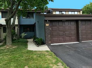 1503 Forest Edge Dr, East Amherst, NY 14051