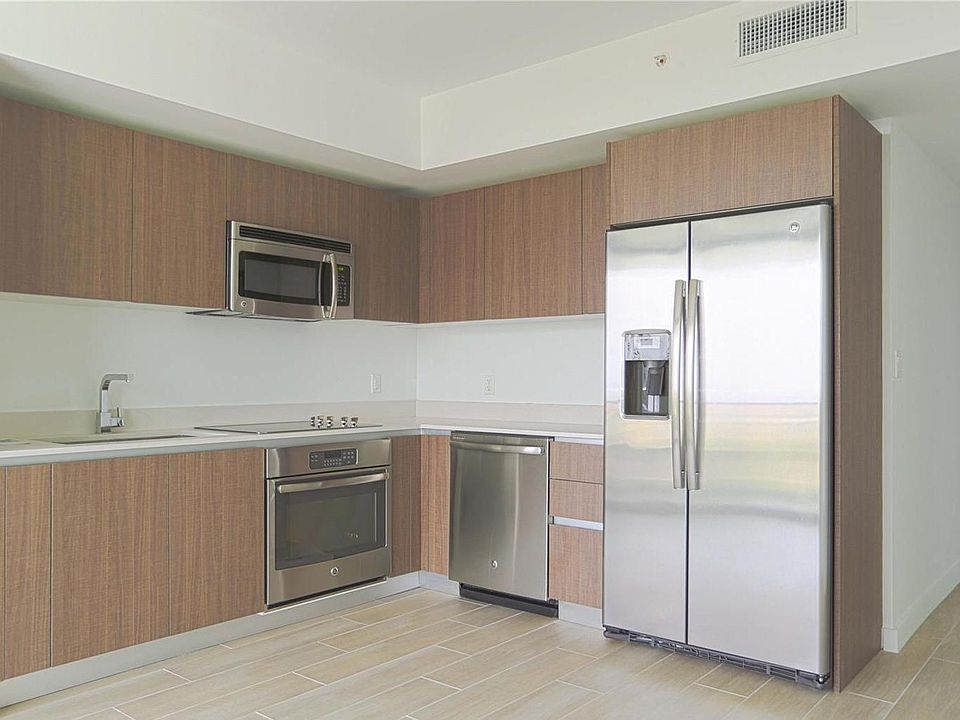 1st image of 1600 SW 1st Ave APT 806