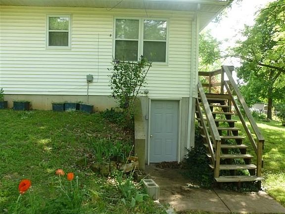 4th image of 230 Center St