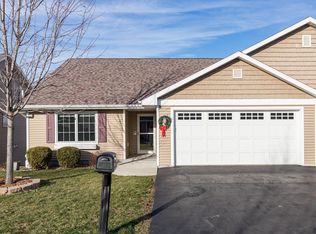 1979 Timberline Dr, Oshkosh, WI 54904