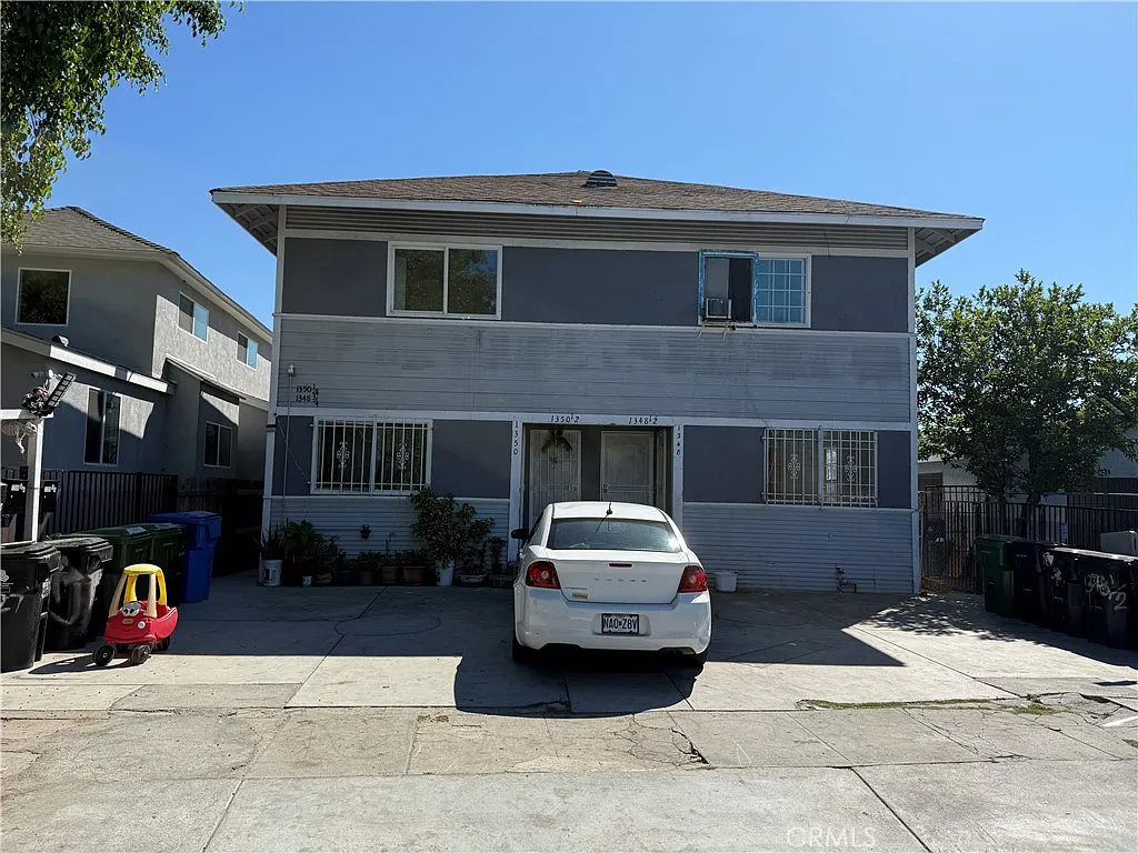 2 bed, 680 sqft, $2,490 — Photo 1