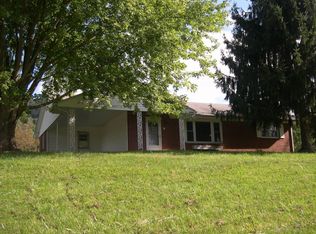 14832 Cumberland Gap Rd, New Castle, VA 24127