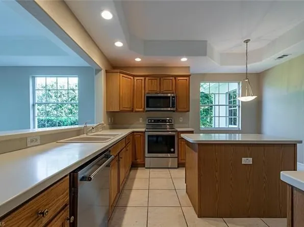 3099 Lancaster Dr #702, Naples, FL 34105