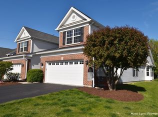 1044 Broadmoor Dr, Elgin, IL 60124
