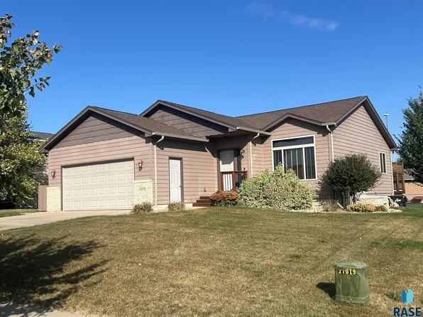 4104 S Linedrive Ave, Sioux Falls, SD 57110