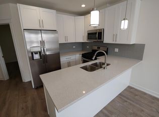 2344 W Grand Ave #1S, Chicago, IL 60612
