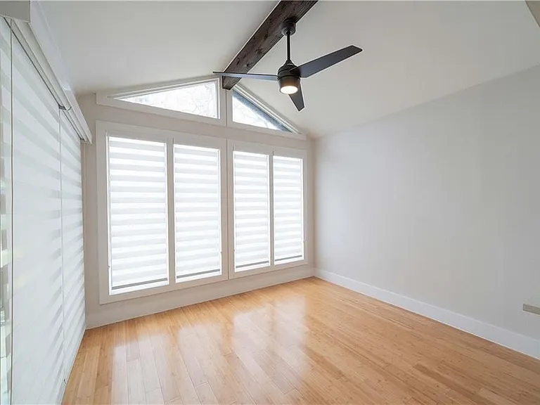 2515 Berkett Dr — Photo 9