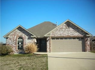 2532 Harris Dr, Fayetteville, AR 72701