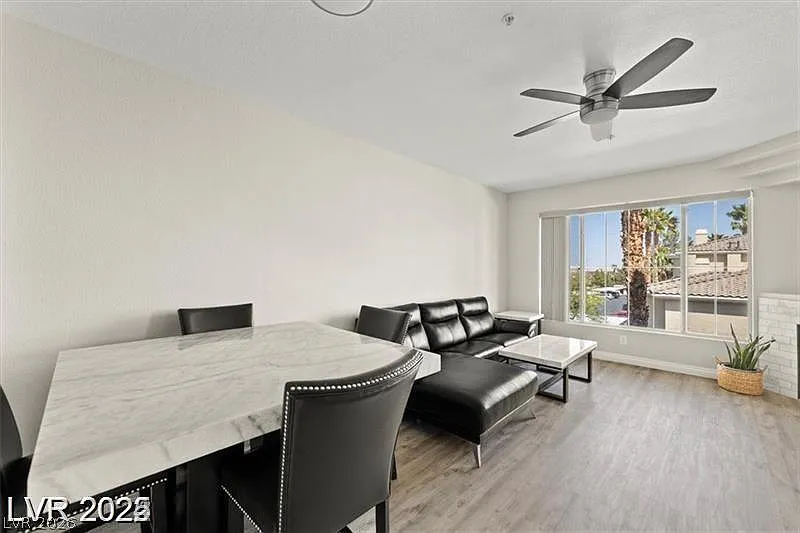 1 bed, 1.0 bath, 743 sqft, $1,600 — Photo 2