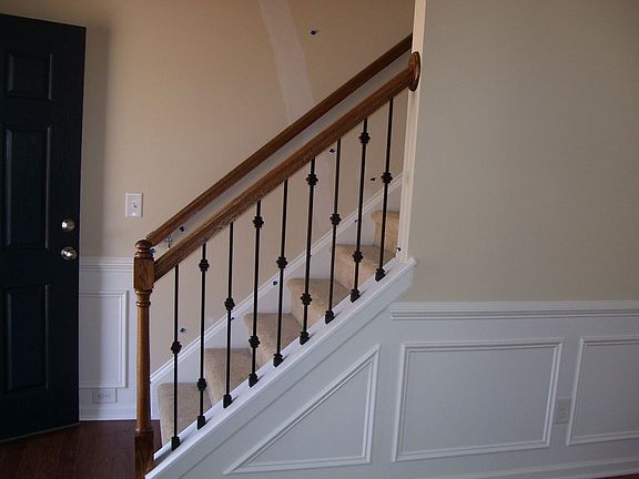 Iron Pickets, Moldings
