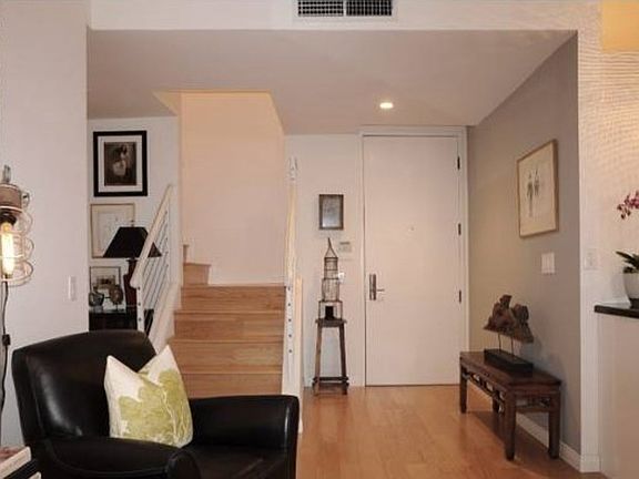 4th image of 1425 N Detroit St APT 202