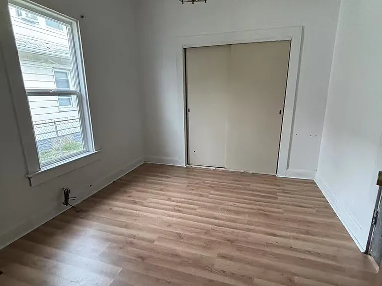 1655 Vann Ave — Photo 2