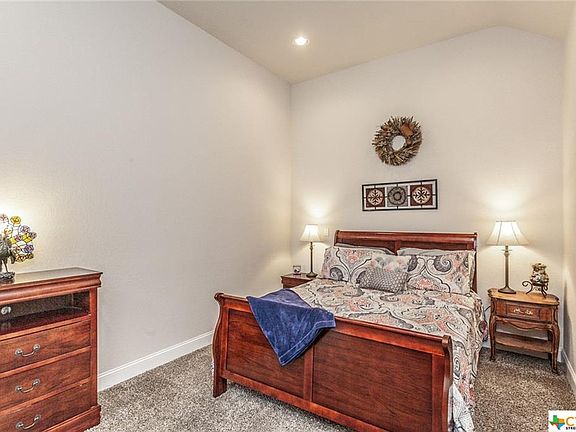 5th image of 223 Aspen Dr