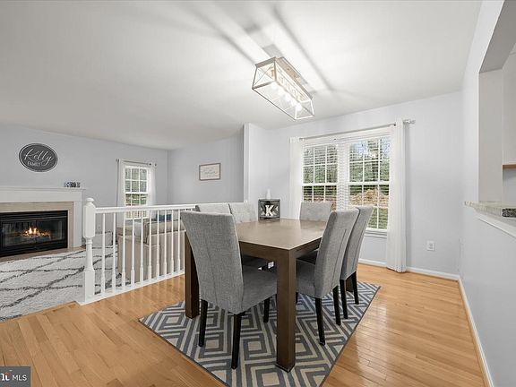 3rd image of 6223 Stratford Ct