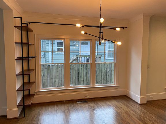 3rd image of 2321 Barry St