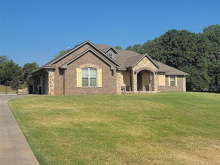 Listing photo 3