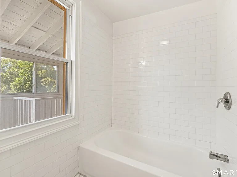 318 Suburban Ave — Photo 19
