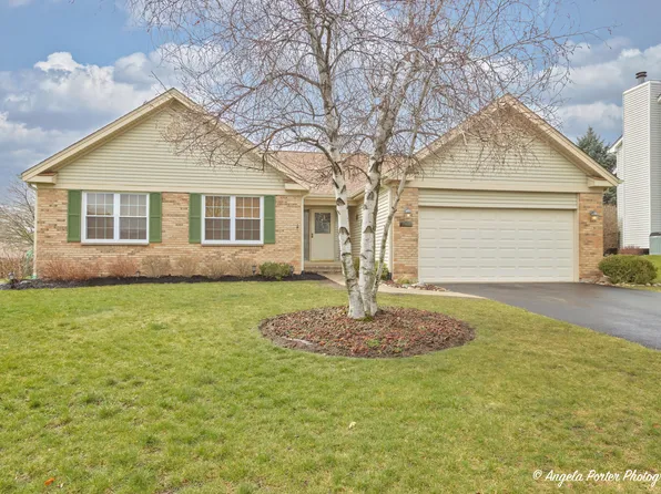 1911 Birch Ln, McHenry, IL 60051