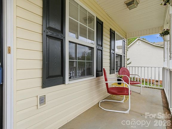5th image of 725 Painted Lady Ct