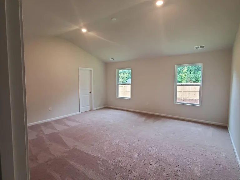 Well Ventilated Master Bedroom Upstairs