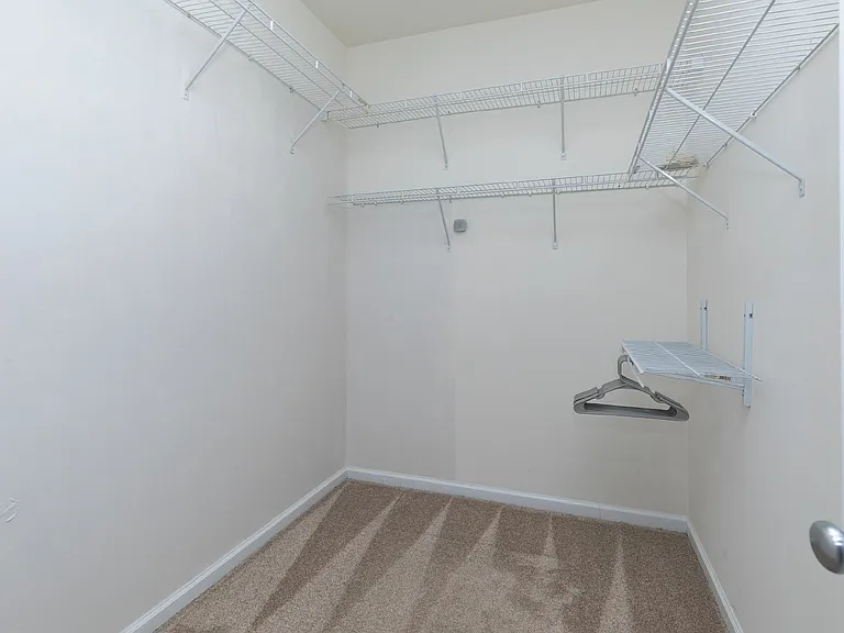 412 Cline Falls Dr — Photo 17