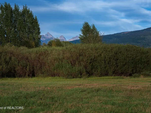 6205 Fox Springs Dr, Victor, ID 83455