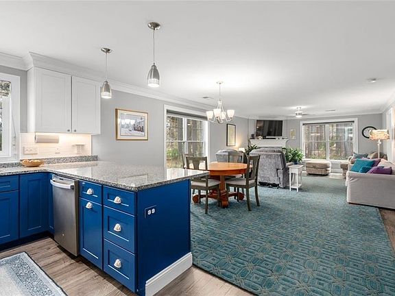 4th image of 37 Rivers Edge Dr